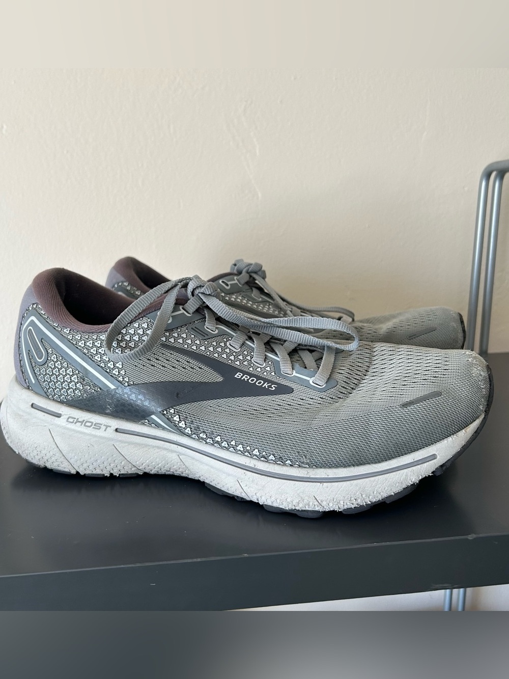 BROOKS Ghost Gray Size 9.5 Men’s Extra WIDE Shoes
